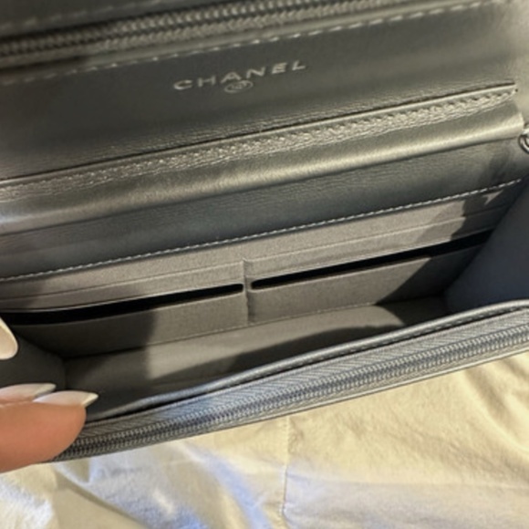 BNWB CHANEL classic wallet on chain WOC silver/pale blue leather iridescent - Picture 2 of 11